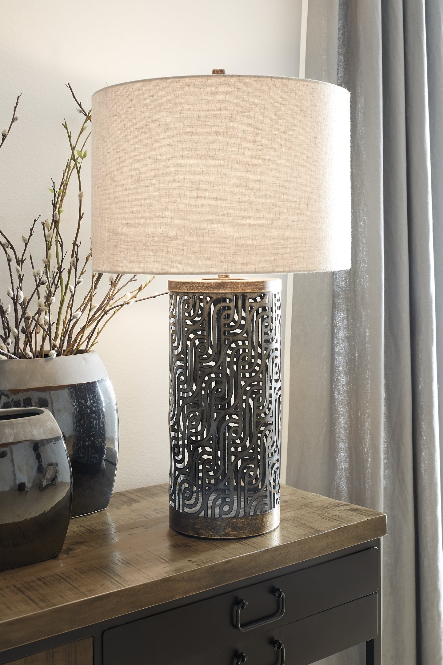 Dayo Metal Table Lamp (1/CN)