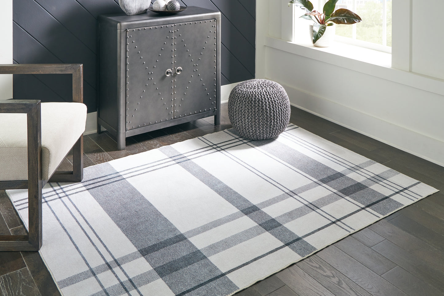 Kaidlow Washable Medium Rug