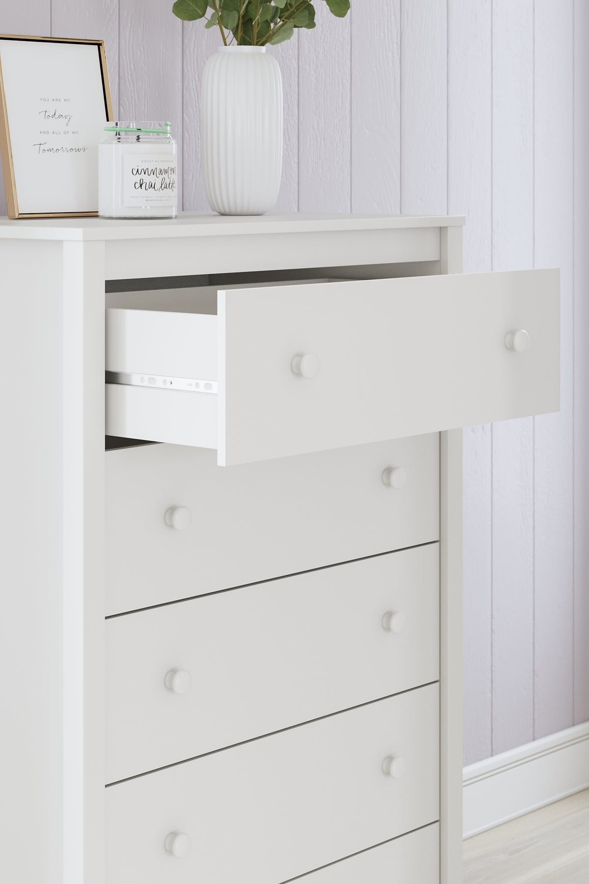 Hallityn Five Drawer Chest