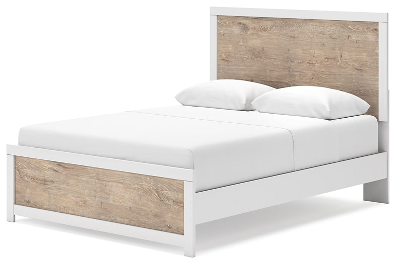 Charbitt Queen Panel Bed with 2 Nightstands