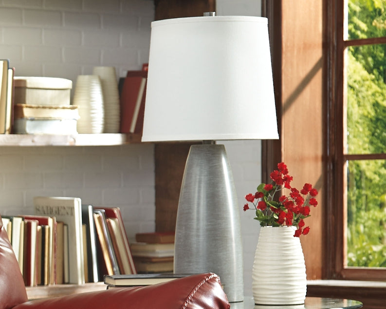 Shavontae Poly Table Lamp (2/CN)